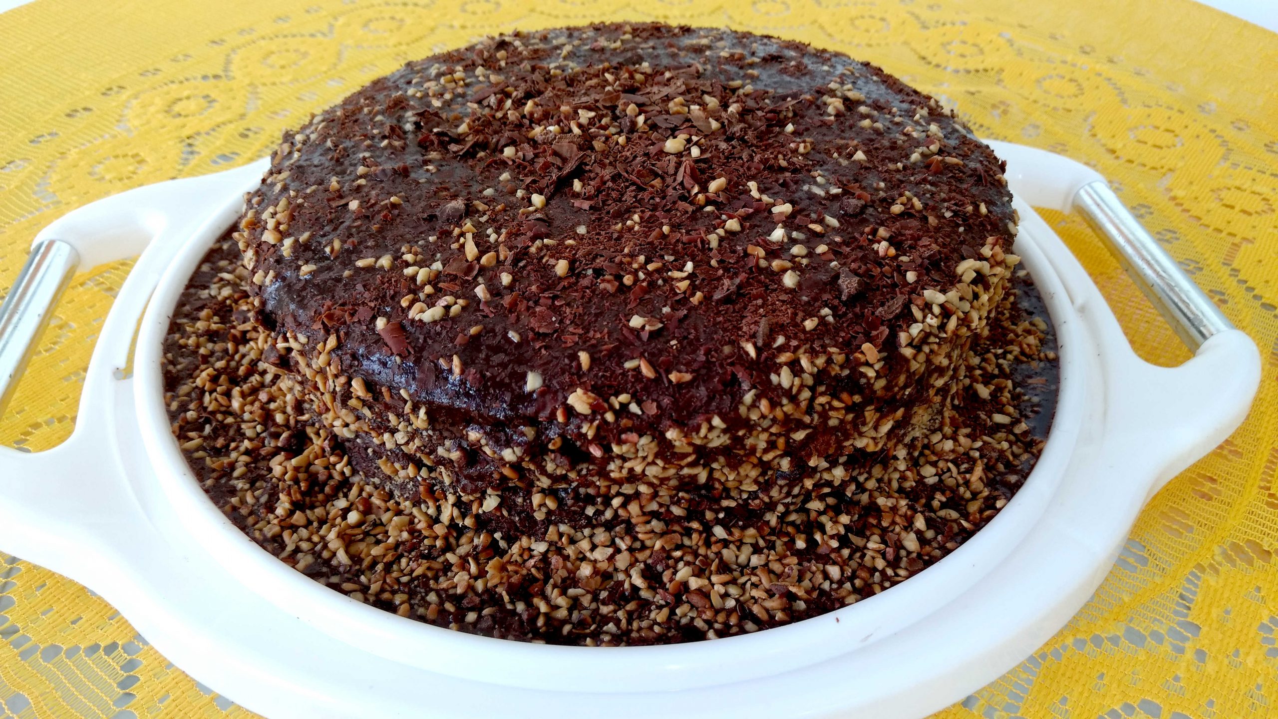 Aprenda a Fazer Torta de Chocolate Vegana Com Cobertura de Brigadeiro – Simples e Prática – Bolo Vegano