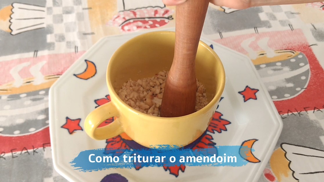 Bolo de Chocolate Vegano com Farinha de Arroz Passas Amendoim Modo de Preparo 2 KatiaVegana