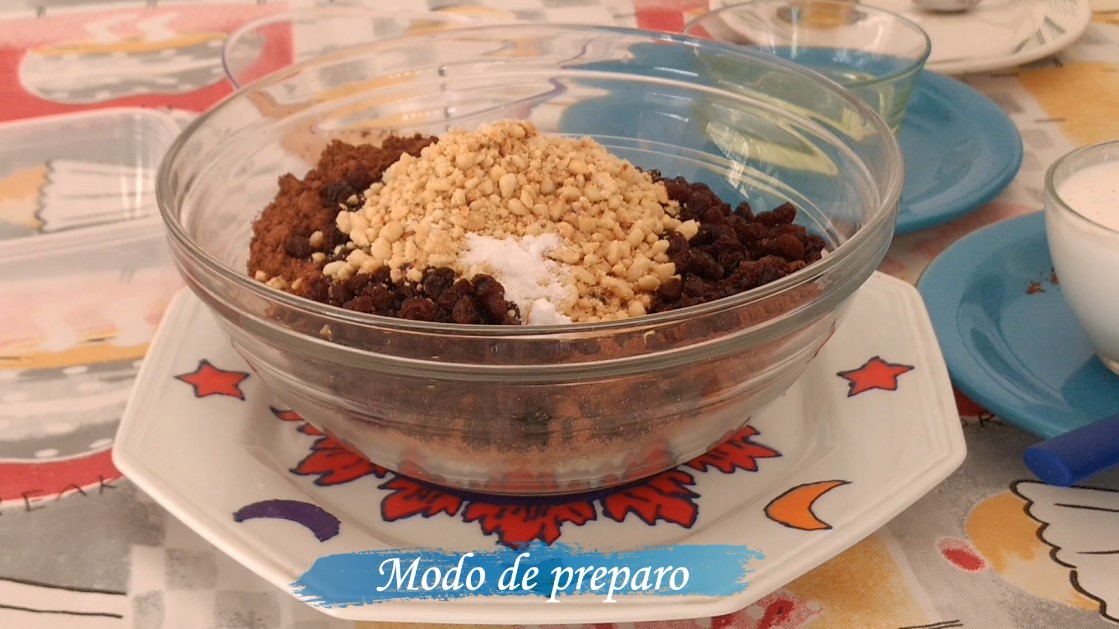 Bolo de Chocolate Vegano com Farinha de Arroz Passas Amendoim Modo de Preparo KatiaVegana
